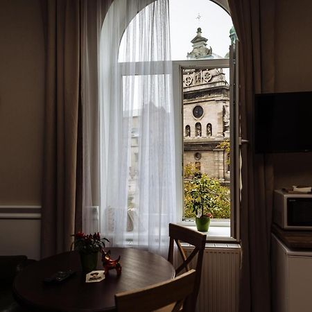 Grand View Apartment Lviv Bagian luar foto