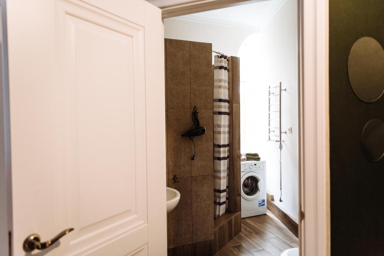 Grand View Apartment Lviv Bagian luar foto